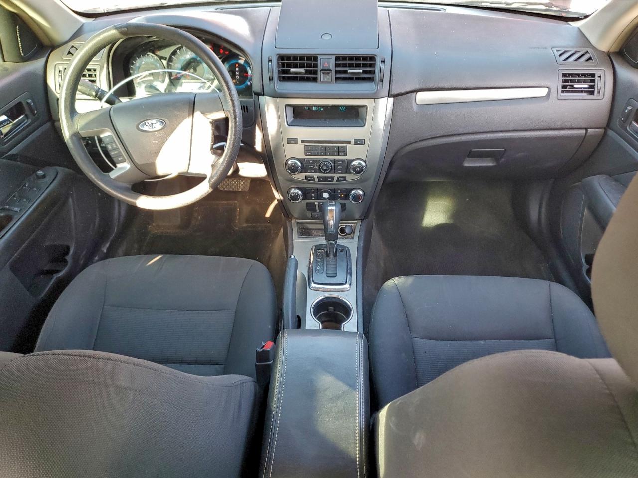 2011 FORD FUSION SE photo 8