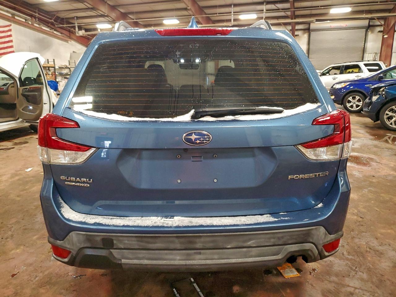 2021 SUBARU FORESTER photo 6