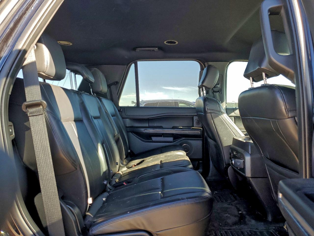 2019 FORD EXPEDITION XLT photo 11
