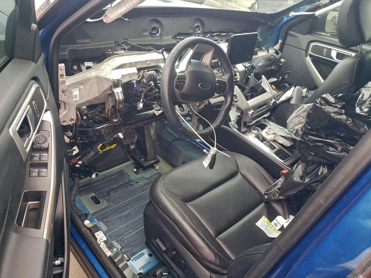 2023 FORD EXPLORER XLT photo 8