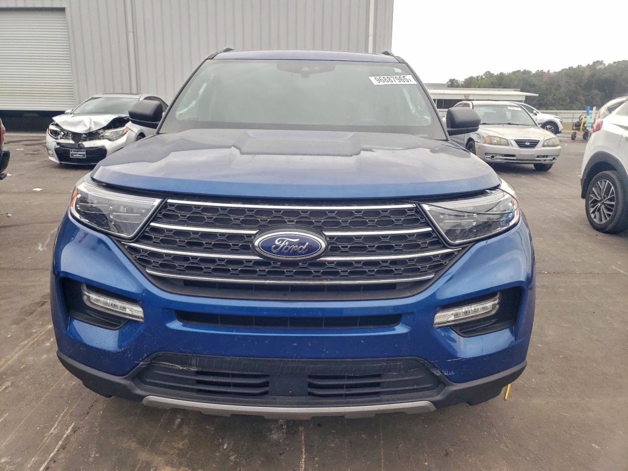 2023 FORD EXPLORER XLT photo 5