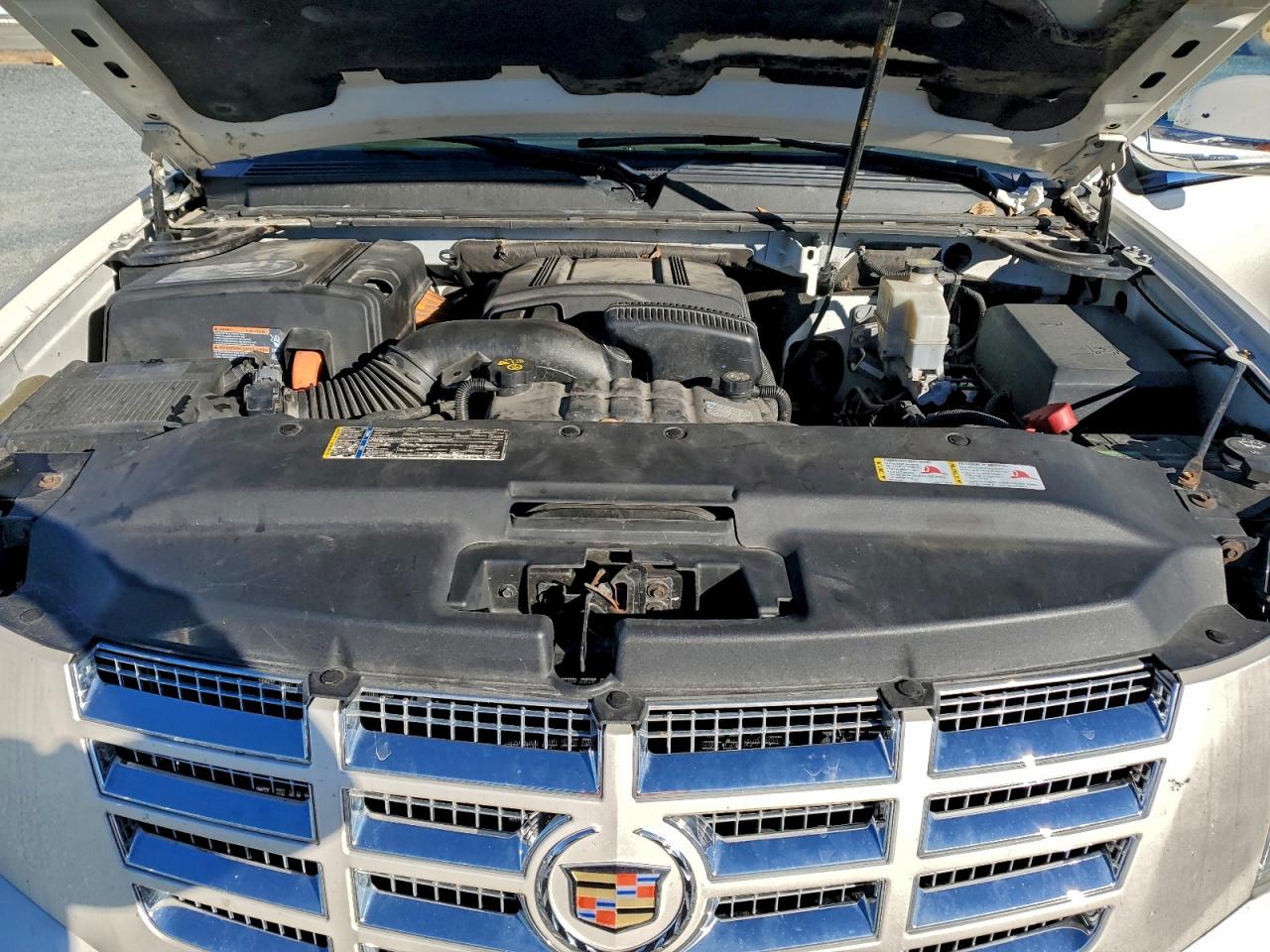 2011 CADILLAC ESCALADE HYBRID photo 12