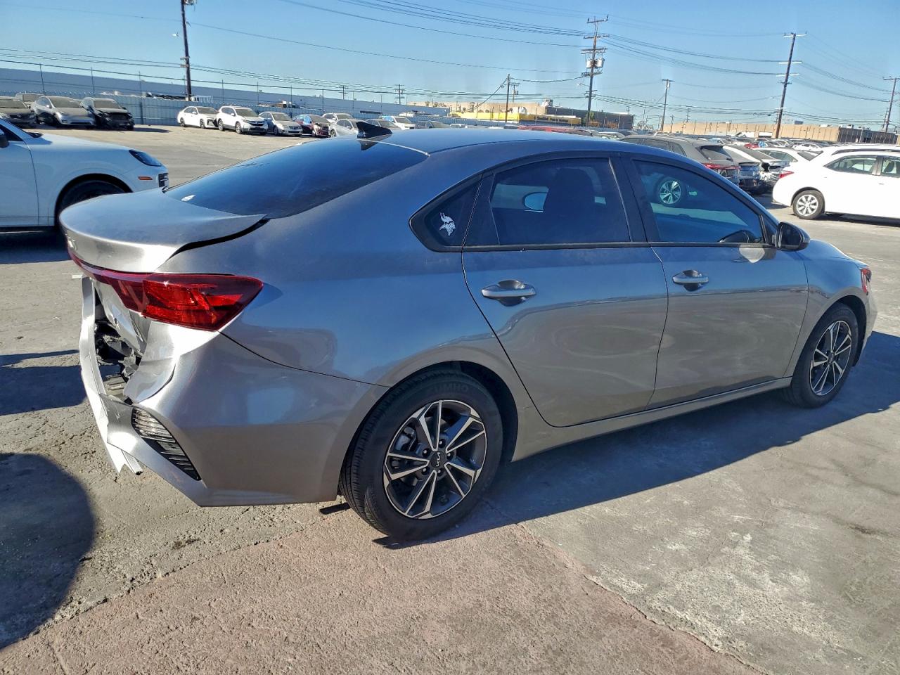 2023 KIA FORTE LX photo 3