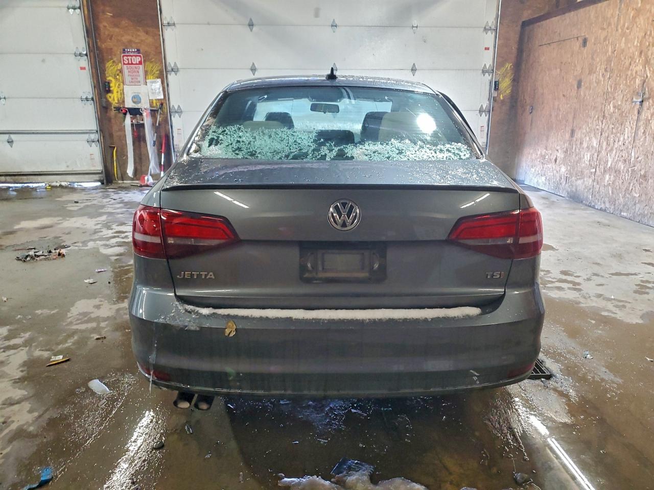 2016 VOLKSWAGEN JETTA SPORT photo 11