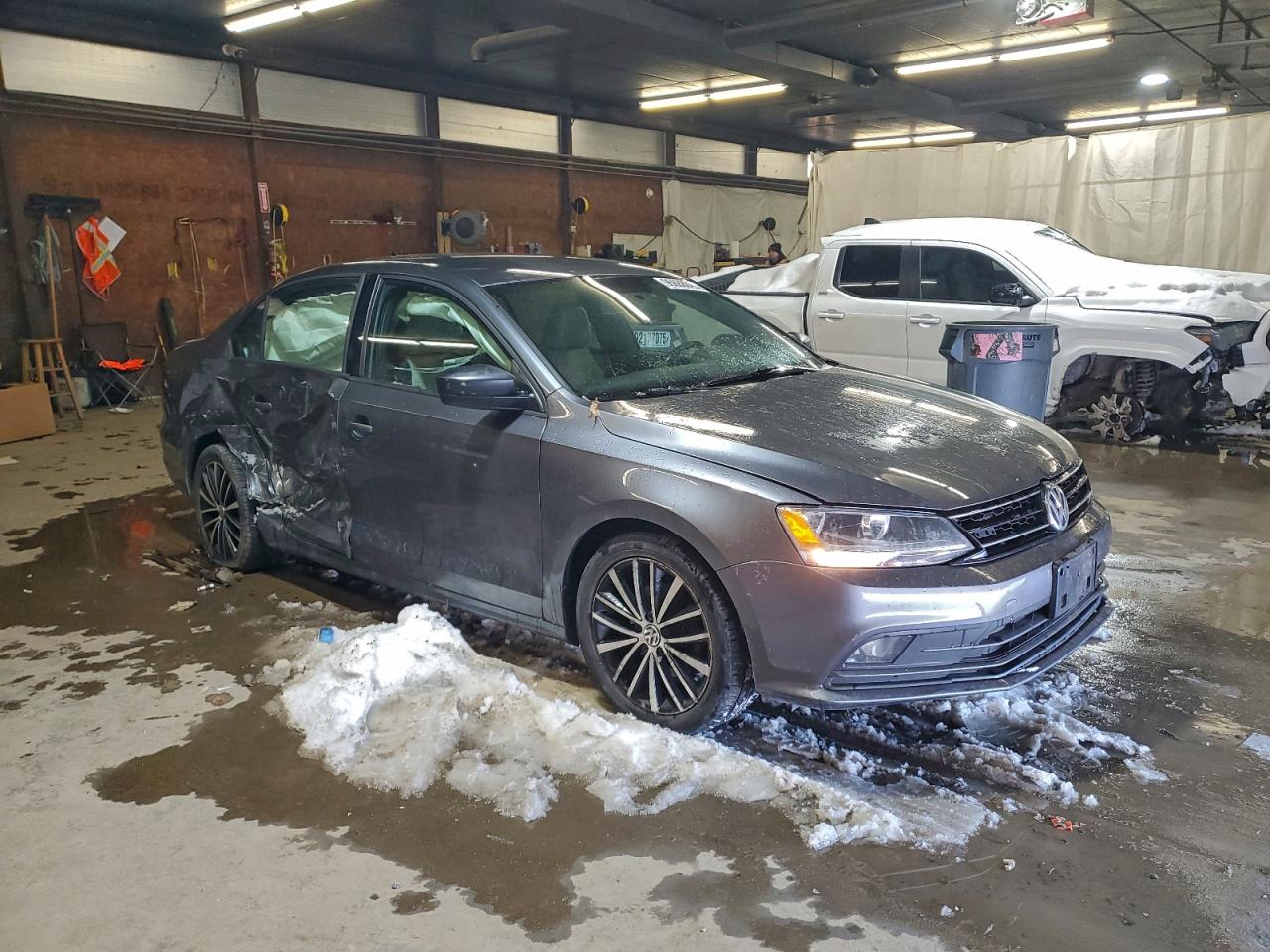 2016 VOLKSWAGEN JETTA SPORT photo 7