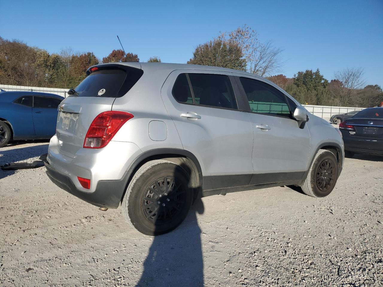 2017 CHEVROLET TRAX LS photo 3
