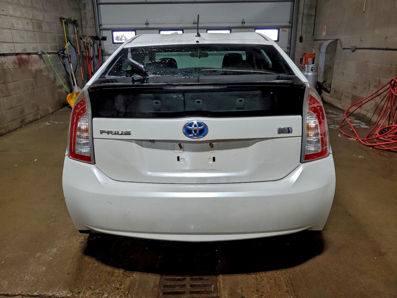 2015 TOYOTA PRIUS photo 6