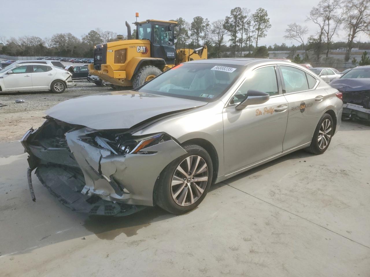 2019 LEXUS ES