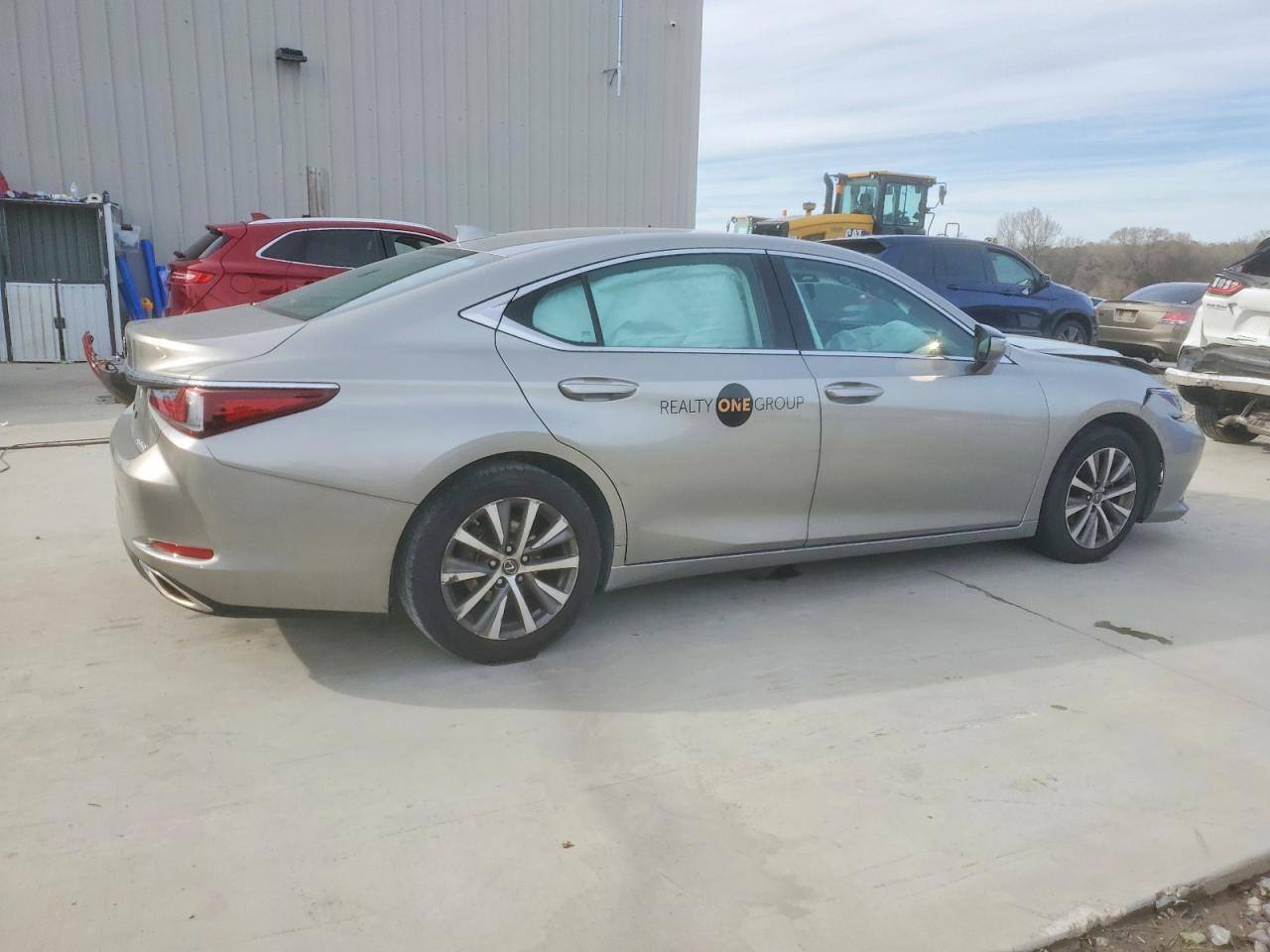 2019 LEXUS ES 350 photo 3