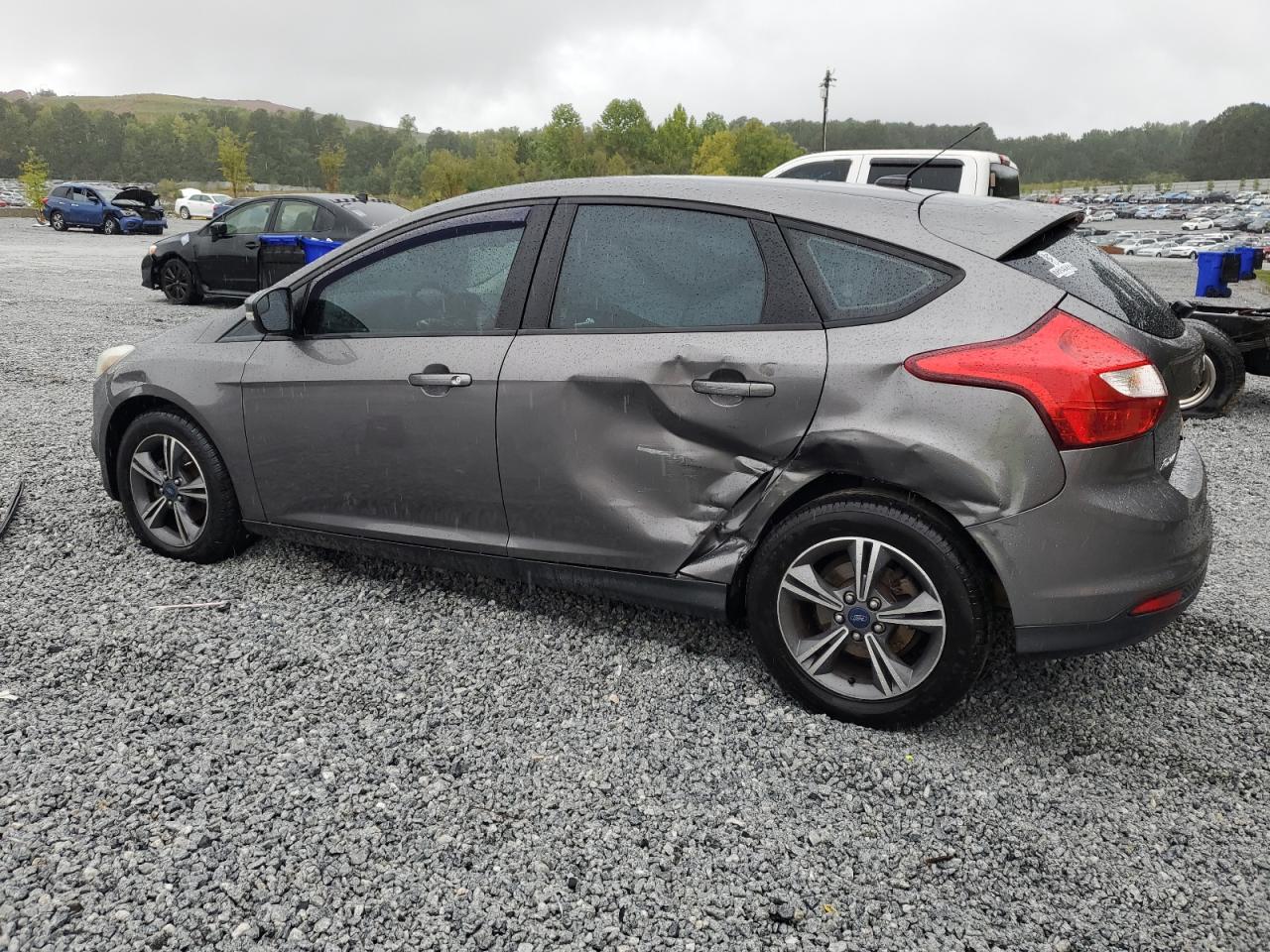 2014 FORD FOCUS SE photo 2