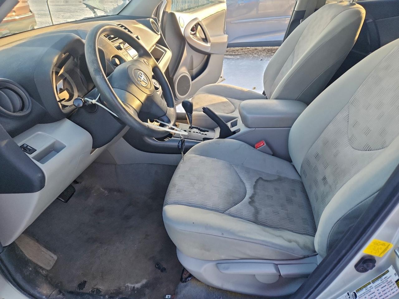 2011 TOYOTA RAV4 photo 7