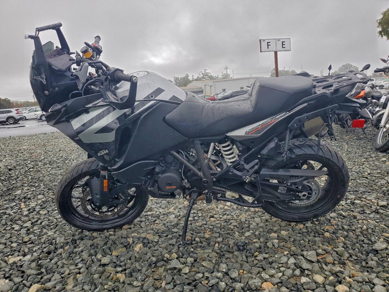 2020 KTM 1290 SUPER ADVENTURE S photo 3