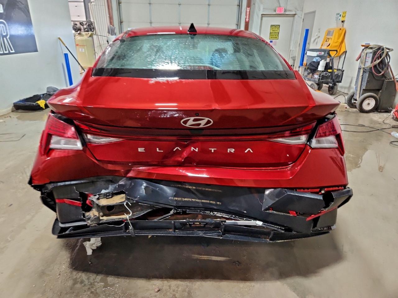 2025 HYUNDAI ELANTRA SEL photo 6