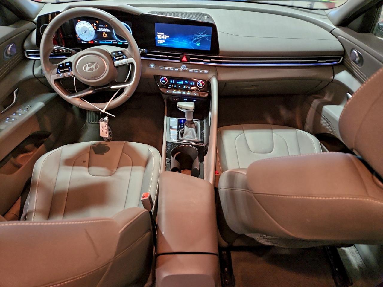 2025 HYUNDAI ELANTRA SEL photo 8