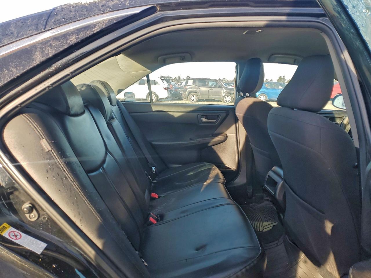 2015 TOYOTA CAMRY LE photo 19