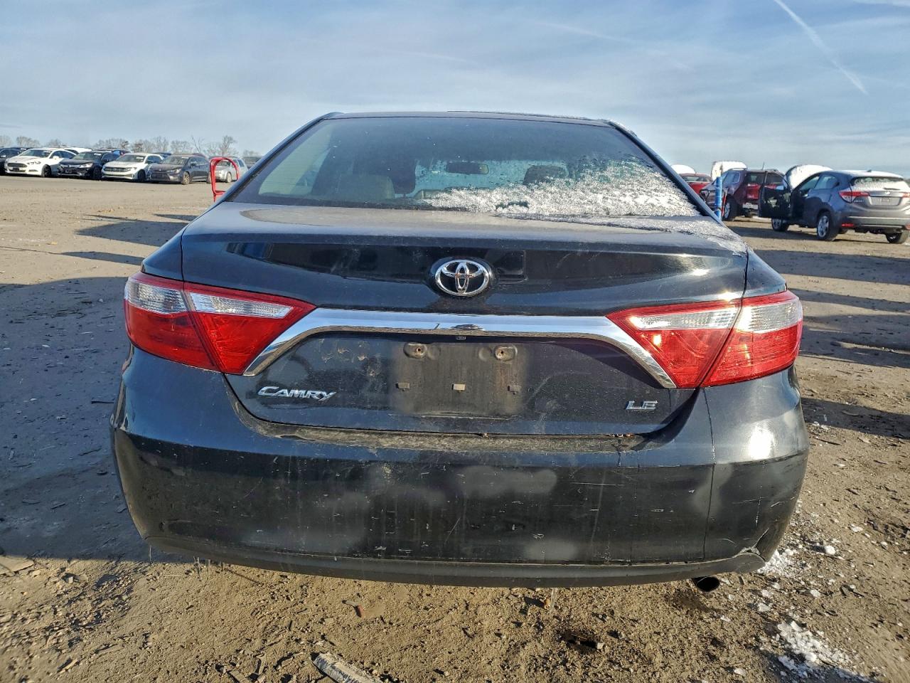 2015 TOYOTA CAMRY LE photo 11