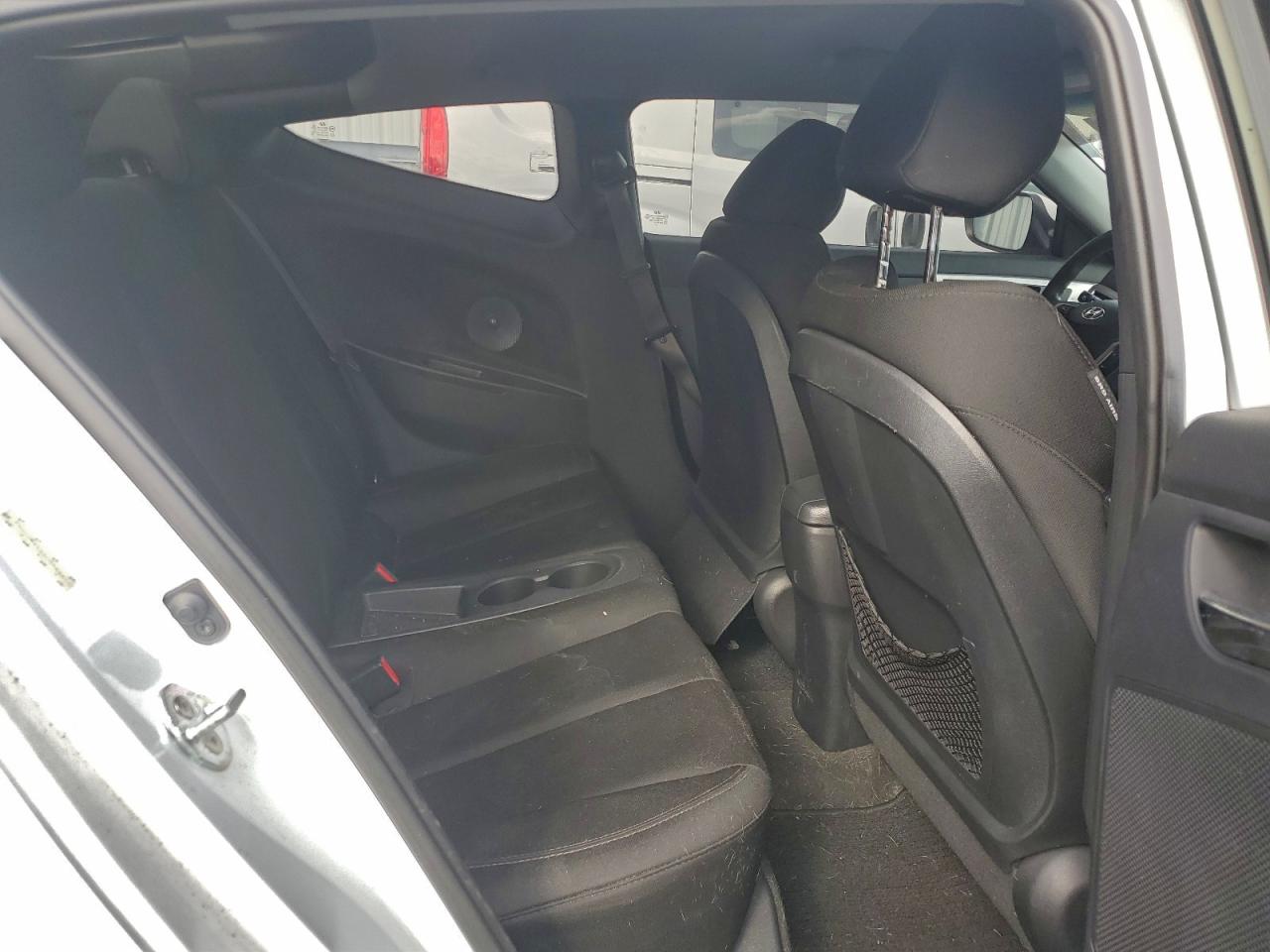 2013 HYUNDAI VELOSTER photo 28