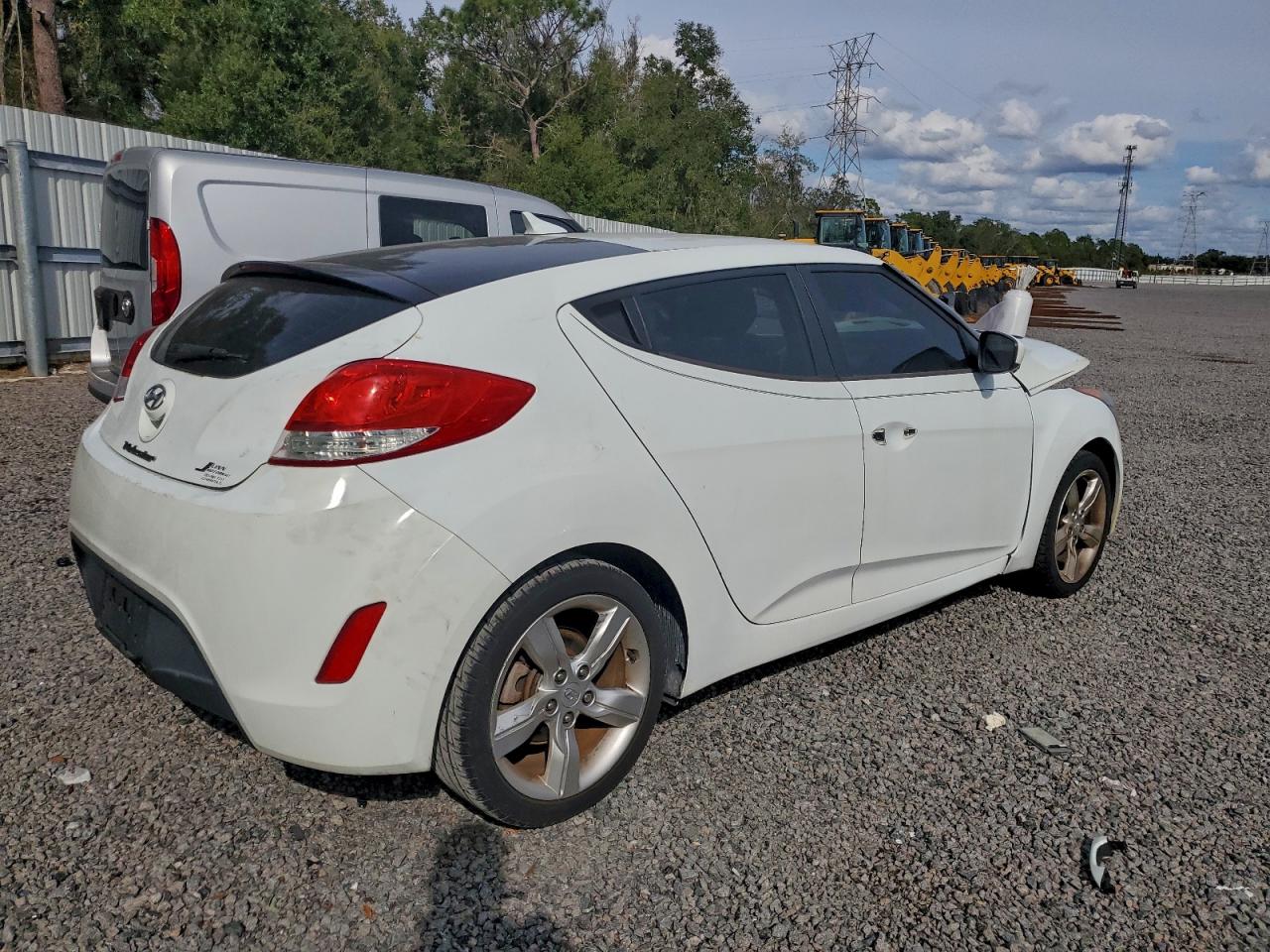 2013 HYUNDAI VELOSTER photo 7
