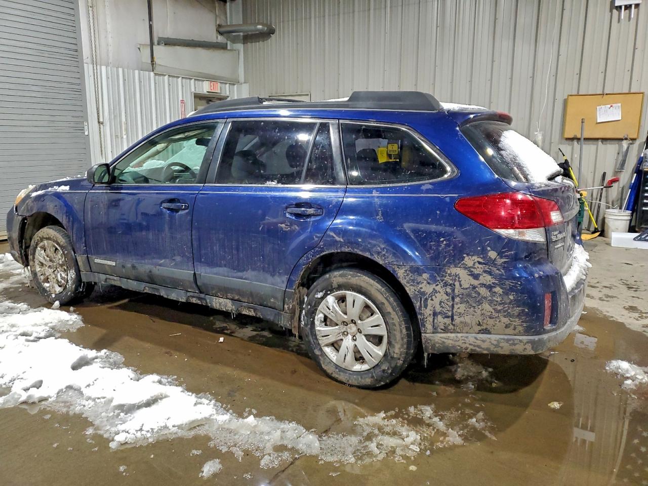 2011 SUBARU OUTBACK 2.5I photo 2