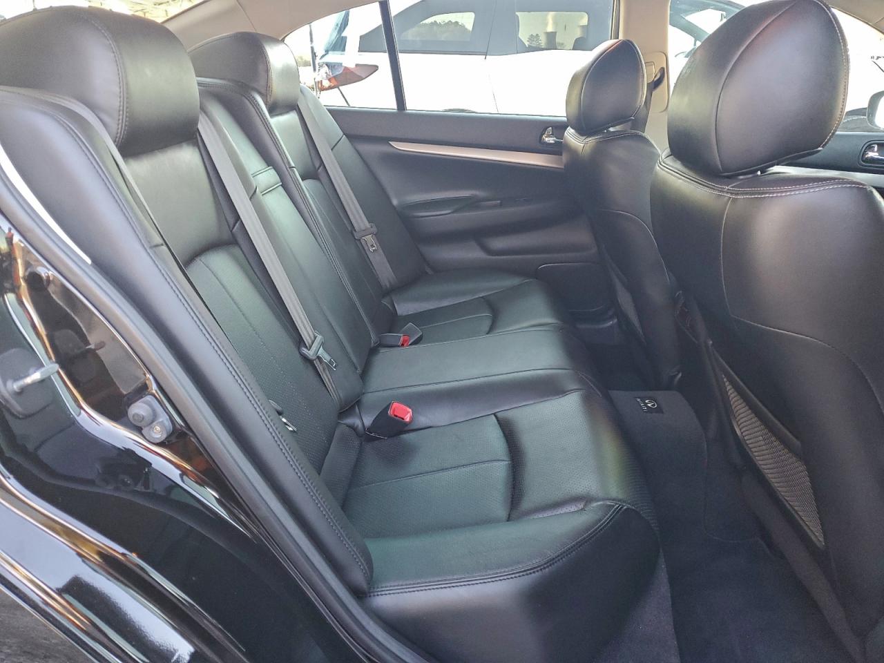 2013 INFINITI G37 BASE photo 10