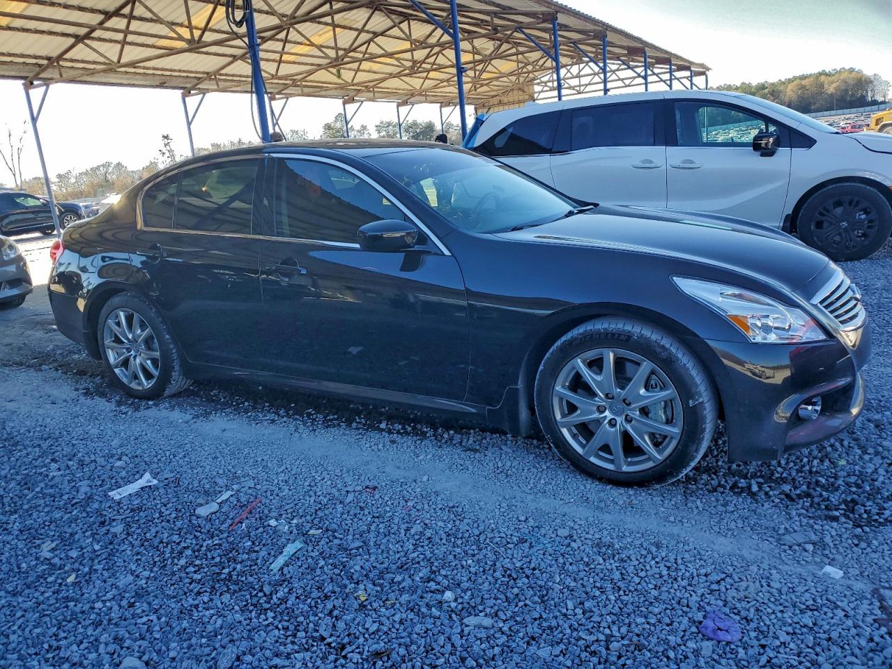 2013 INFINITI G37 BASE photo 4