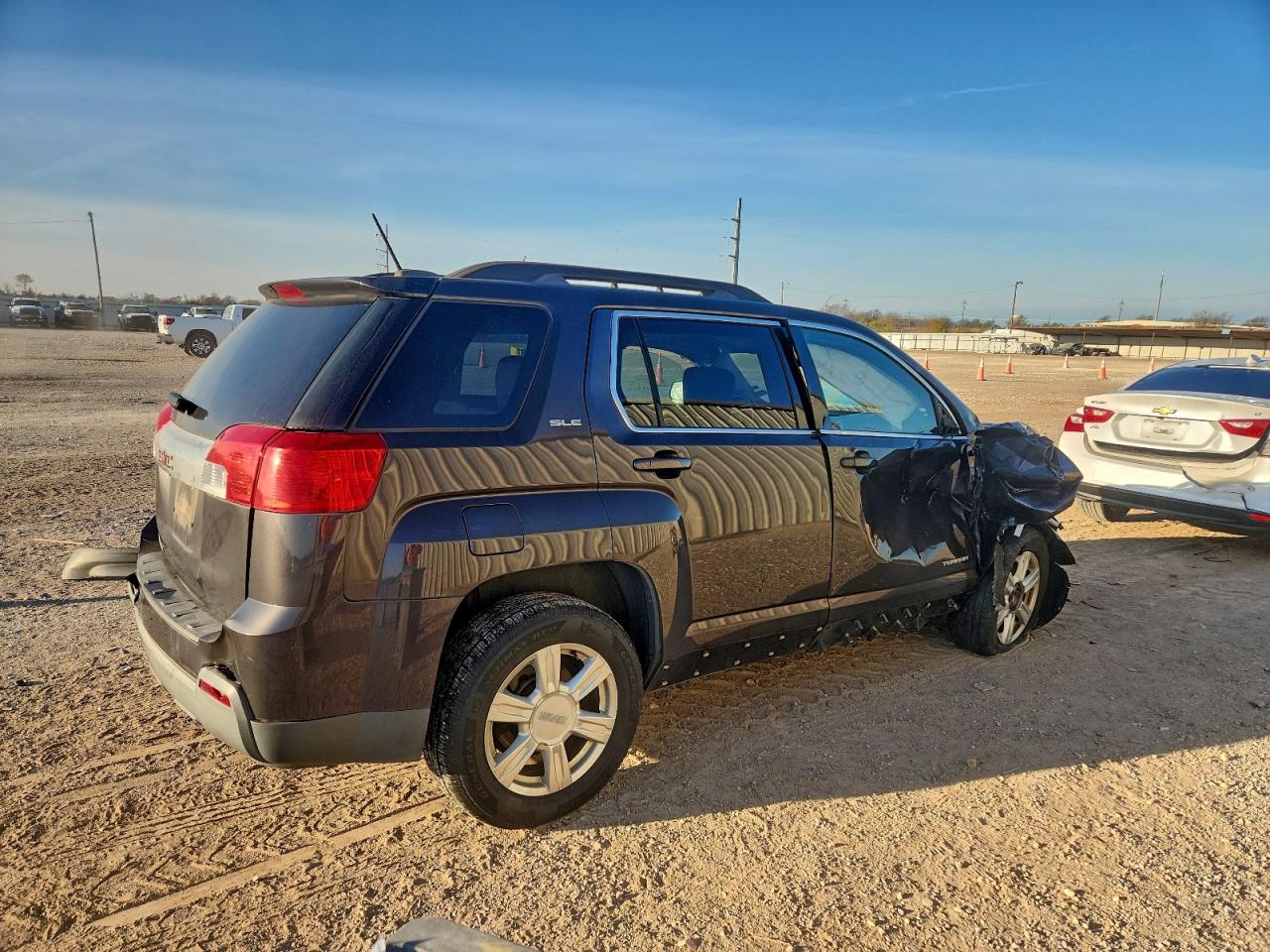 2015 GMC TERRAIN SLE photo 3