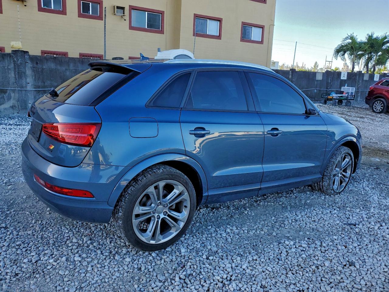 2018 AUDI Q3 PREMIUM photo 3