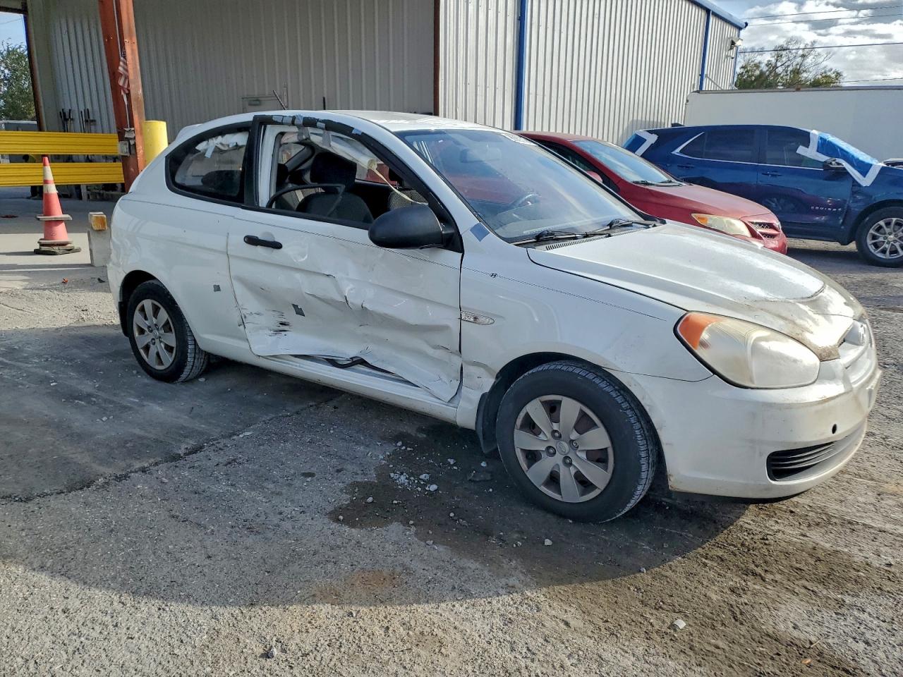 2008 HYUNDAI ACCENT GS photo 4