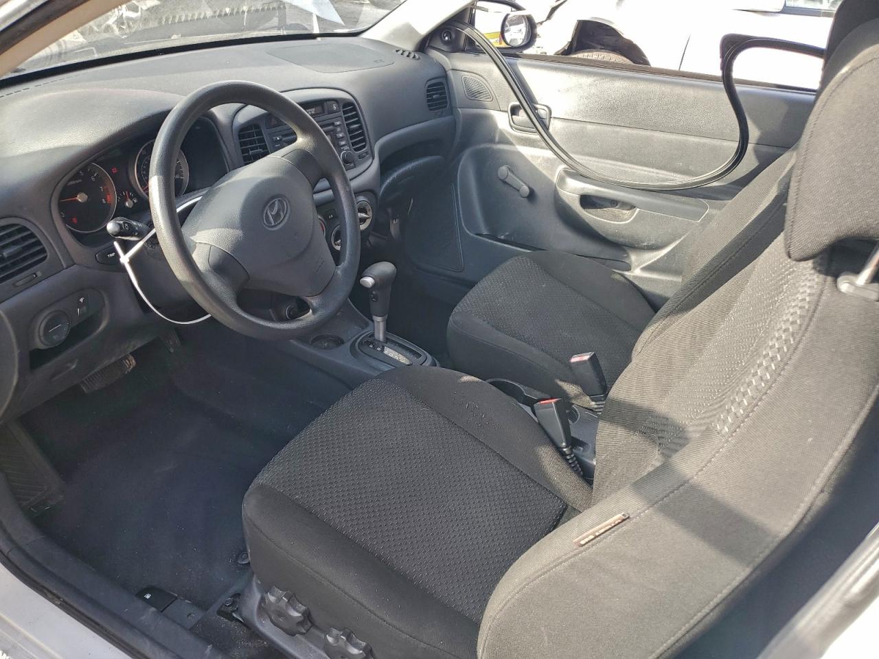2008 HYUNDAI ACCENT GS photo 8