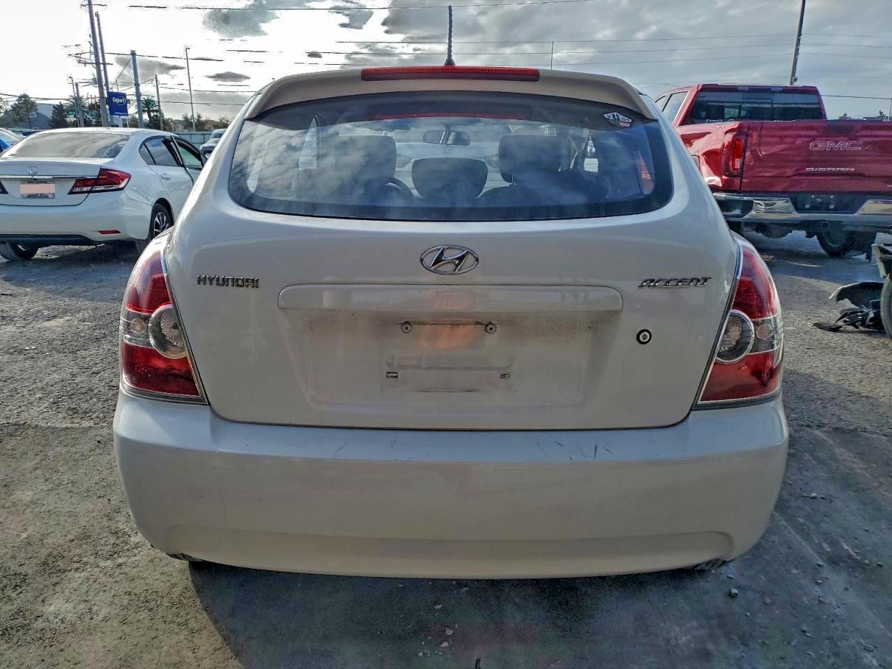 2008 HYUNDAI ACCENT GS photo 6