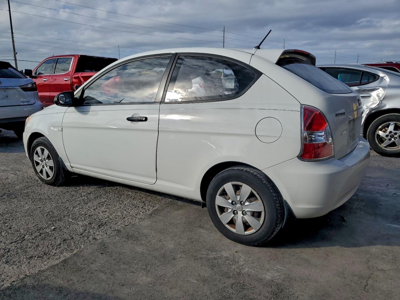 2008 HYUNDAI ACCENT GS photo 2