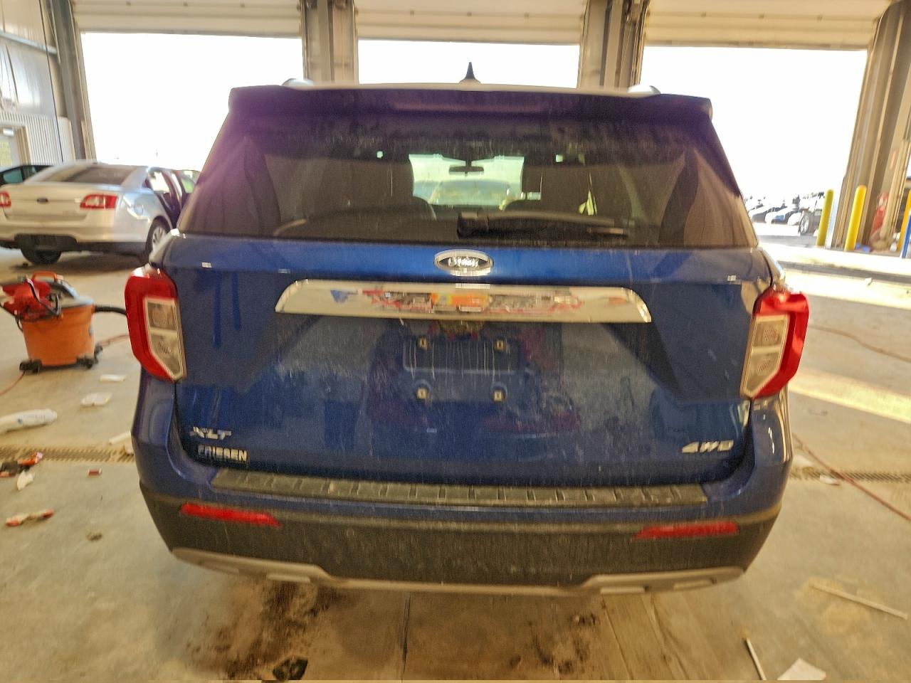 2023 FORD EXPLORER XLT photo 6