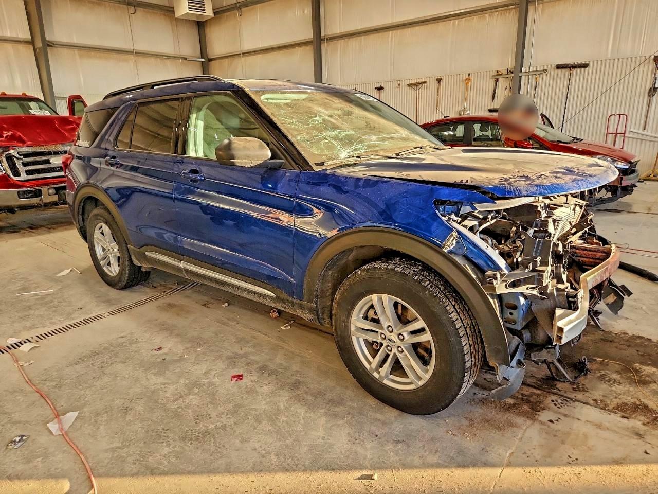 2023 FORD EXPLORER XLT photo 4