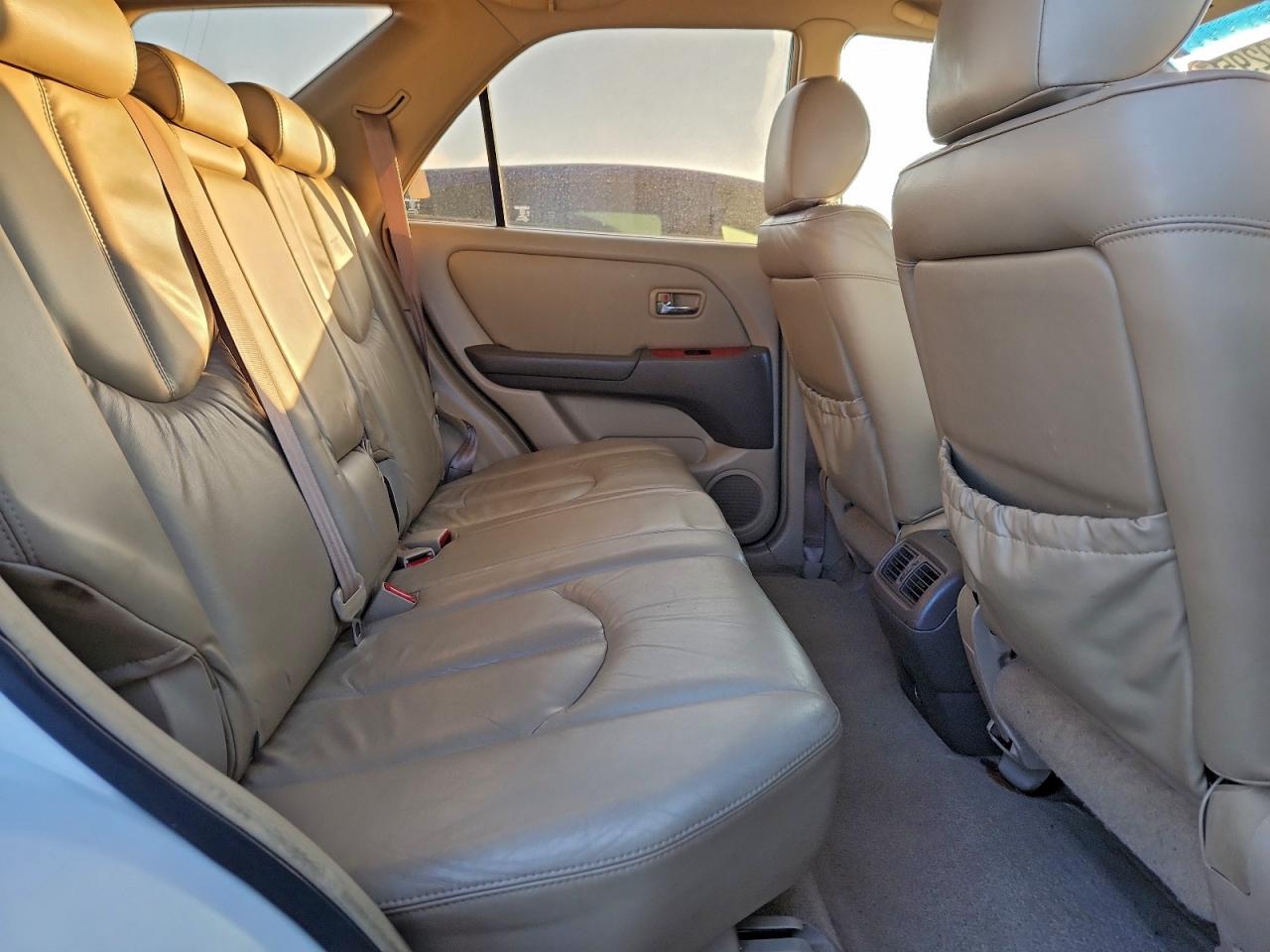 2002 LEXUS RX 300 photo 11