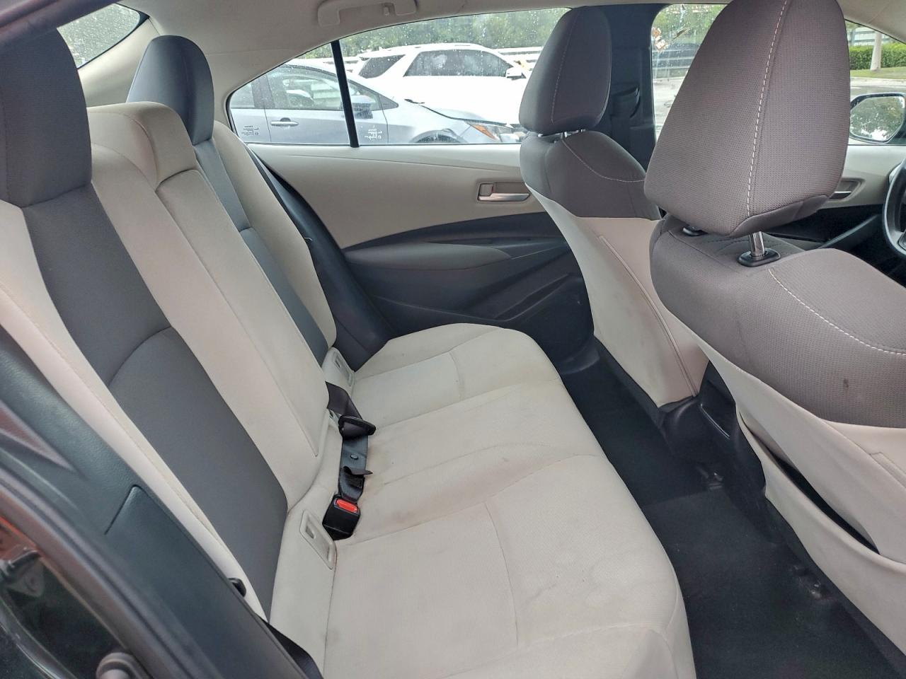 2021 TOYOTA COROLLA LE photo 10
