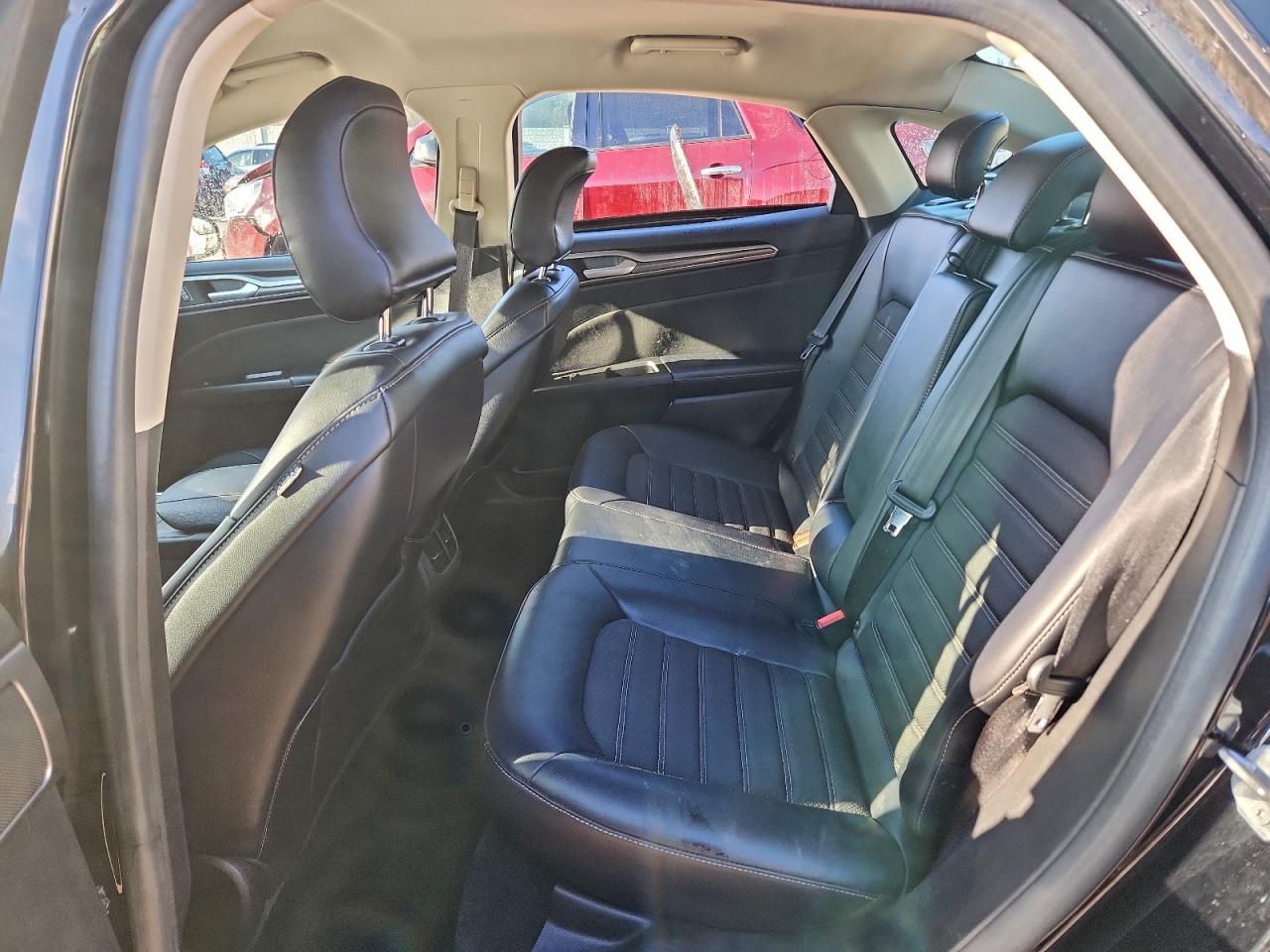 2017 FORD FUSION SE photo 10