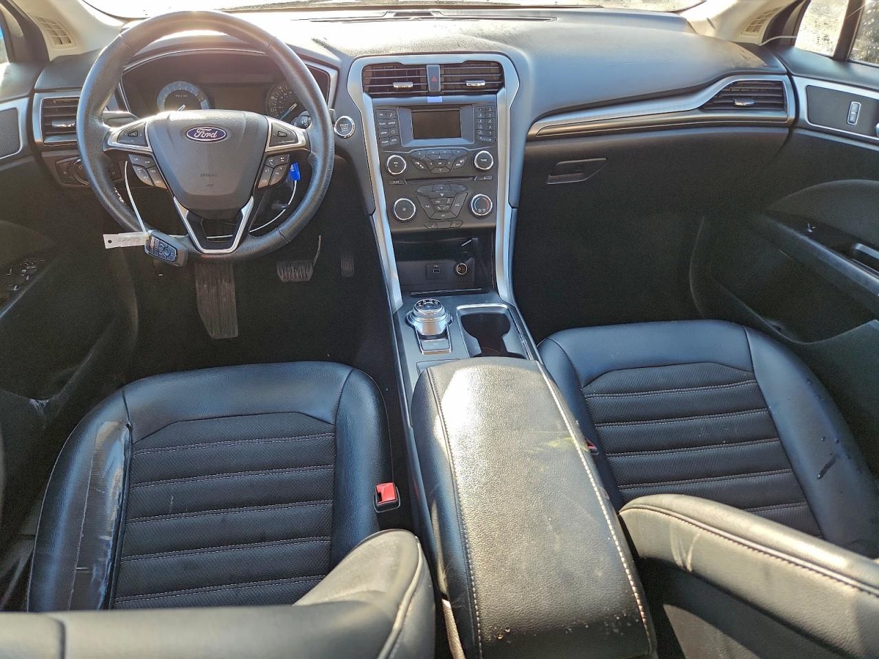 2017 FORD FUSION SE photo 8