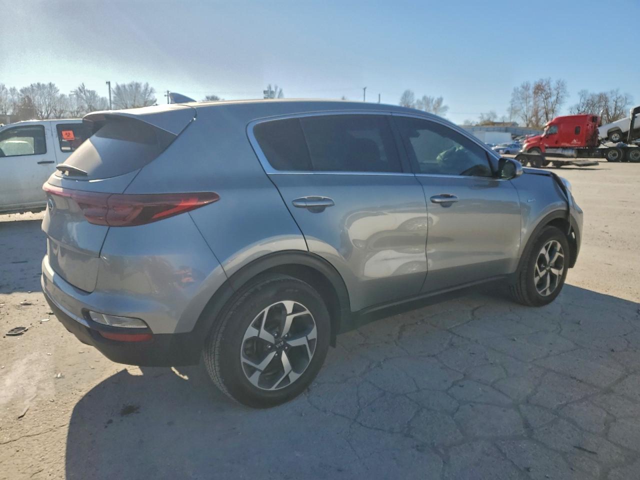 2020 KIA SPORTAGE LX photo 3