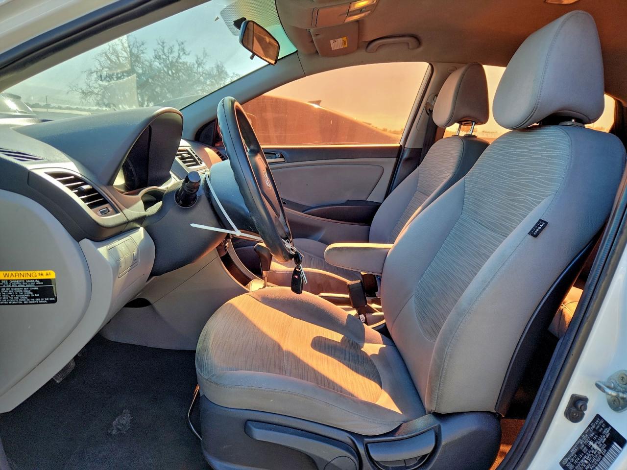 2015 HYUNDAI ACCENT GLS photo 7