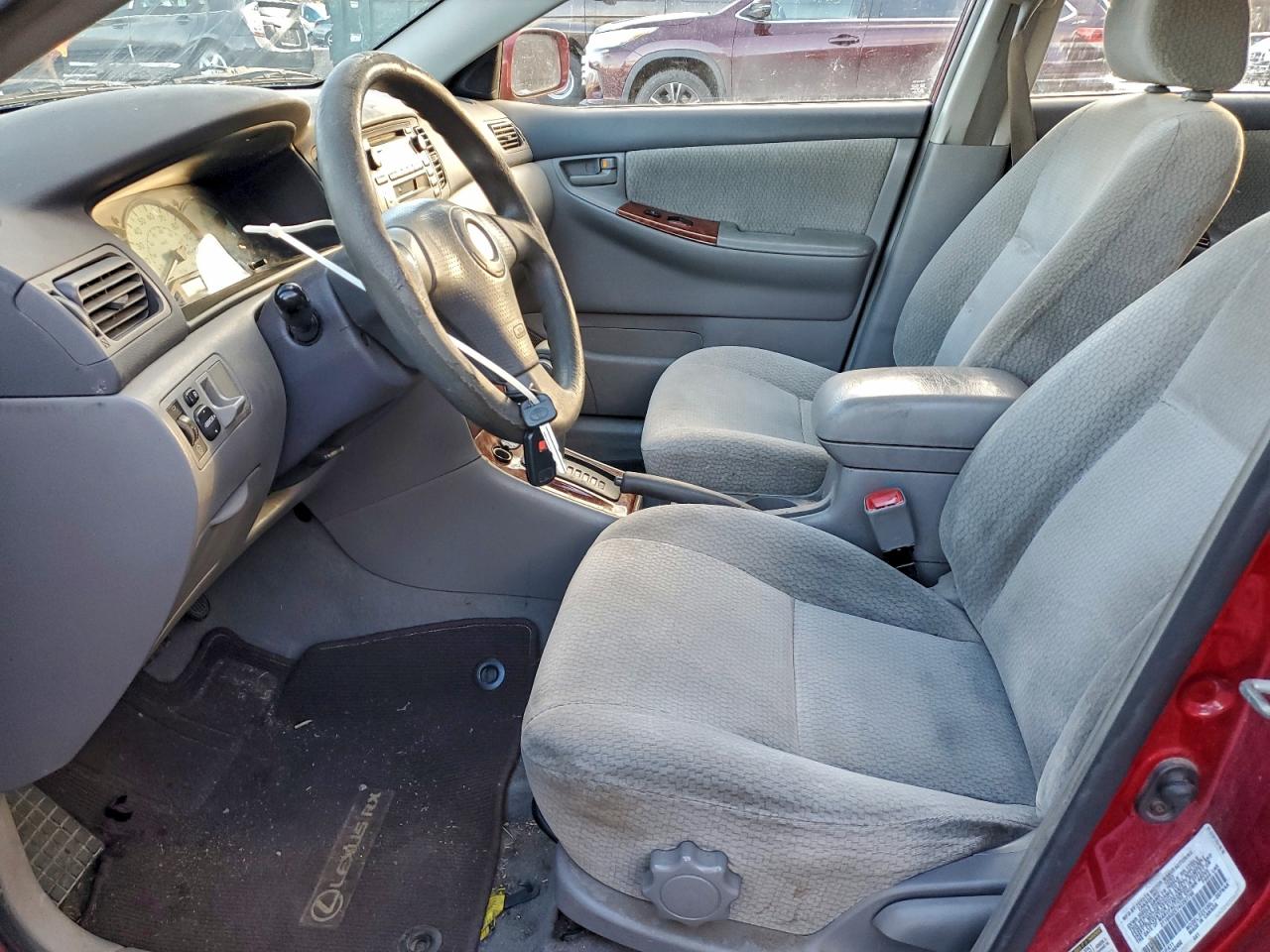2004 TOYOTA COROLLA photo 7