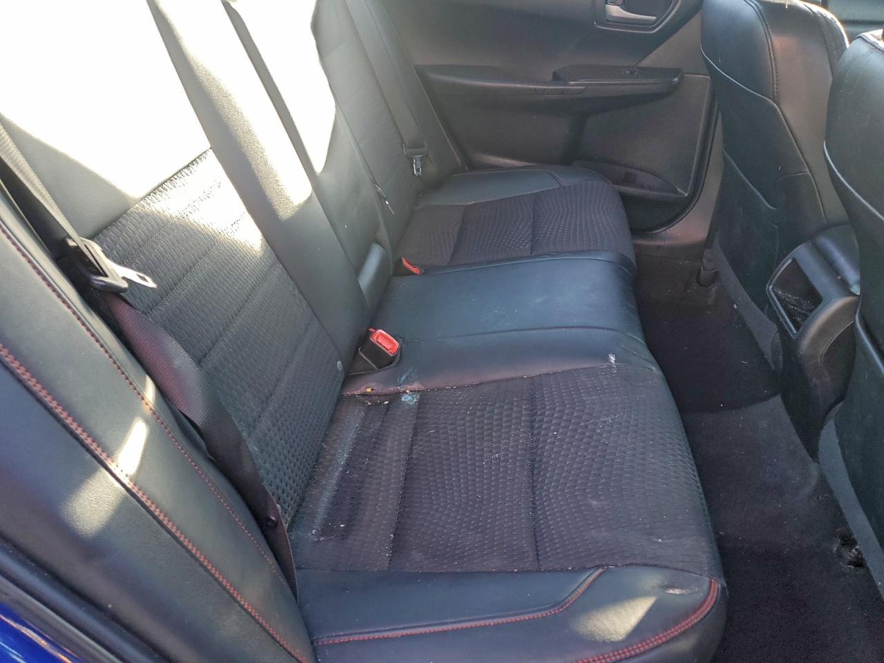 2015 TOYOTA CAMRY LE photo 10