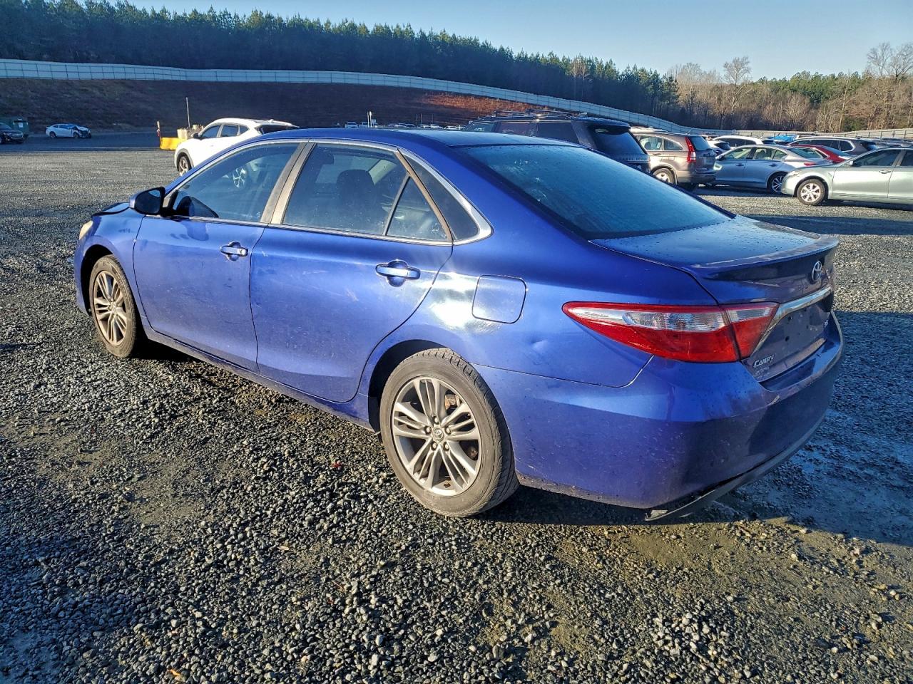 2015 TOYOTA CAMRY LE photo 2