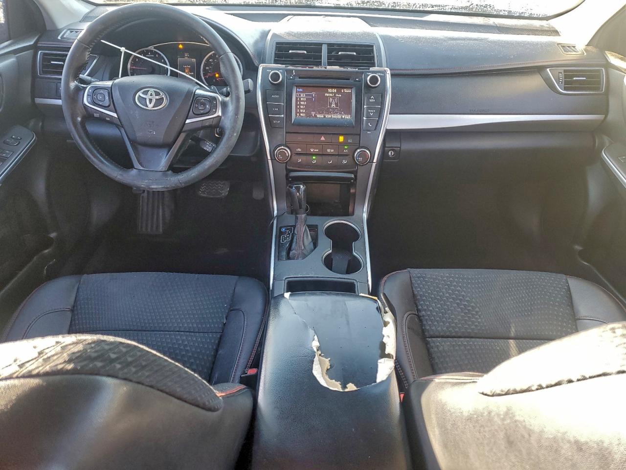 2015 TOYOTA CAMRY LE photo 8
