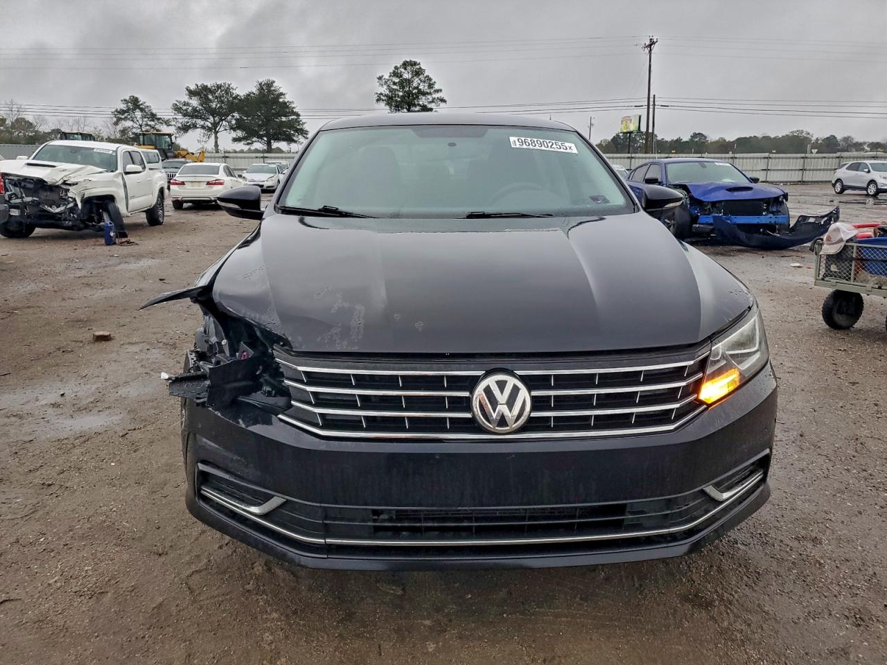 2017 VOLKSWAGEN PASSAT S photo 9
