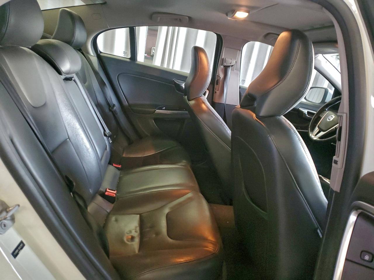2017 VOLVO S60 photo 10