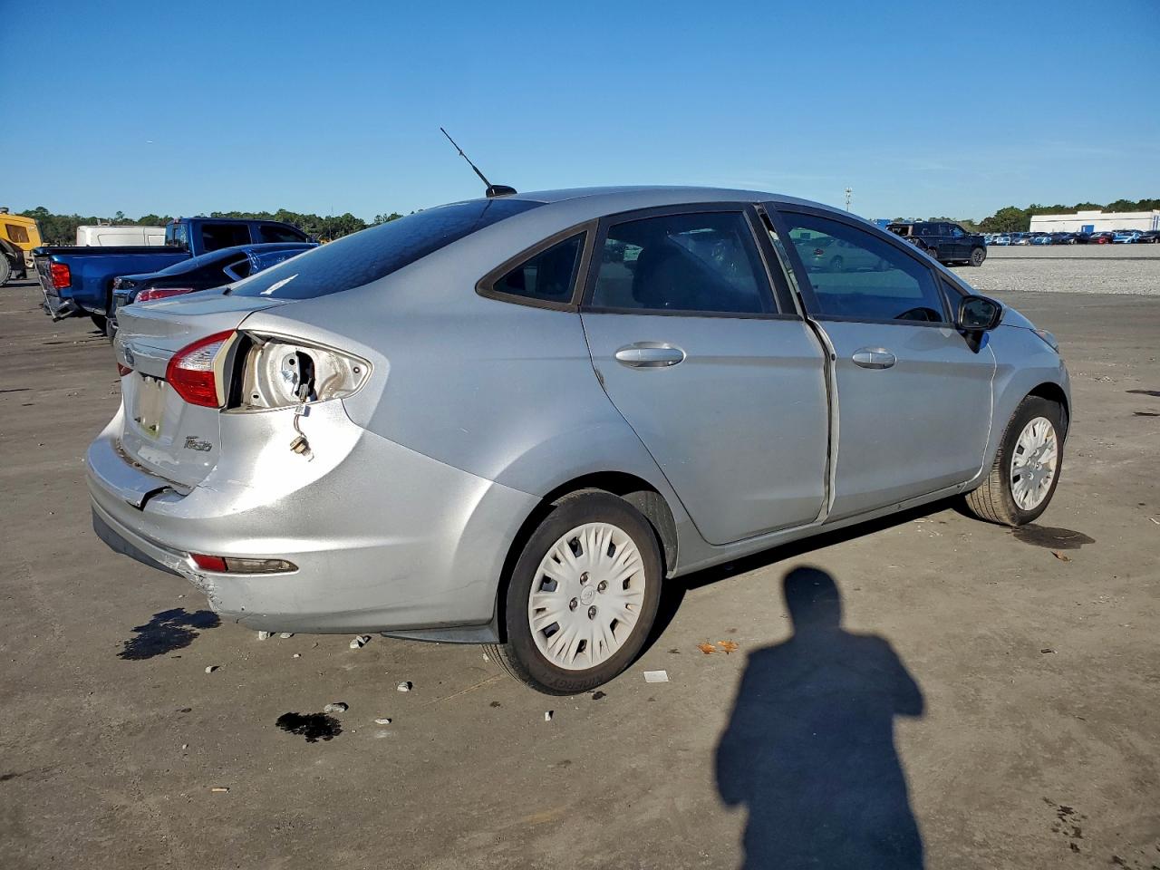 2019 FORD FIESTA S photo 3