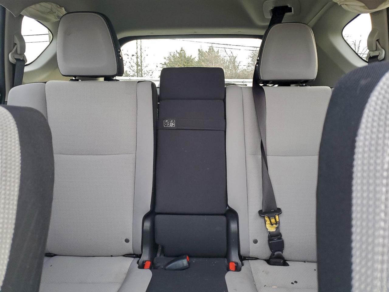 2018 TOYOTA RAV4 HV LE photo 28