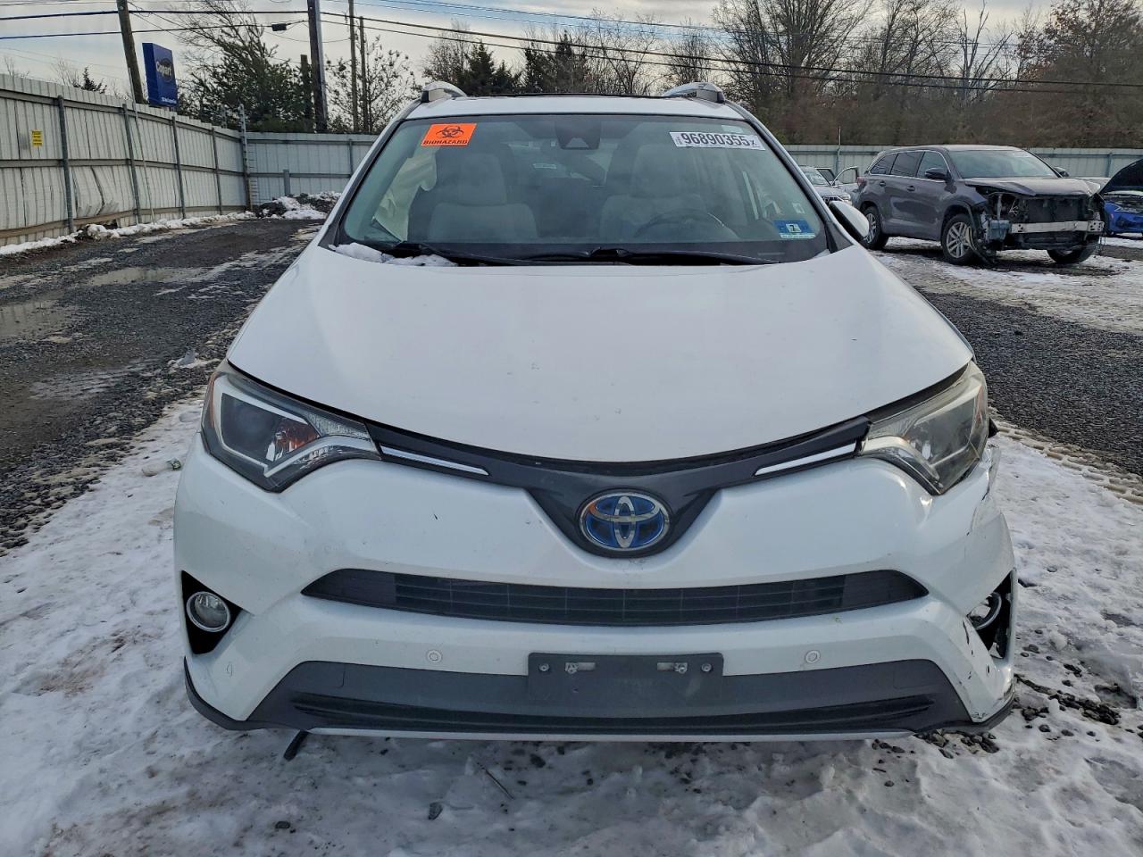 2018 TOYOTA RAV4 HV LE photo 13