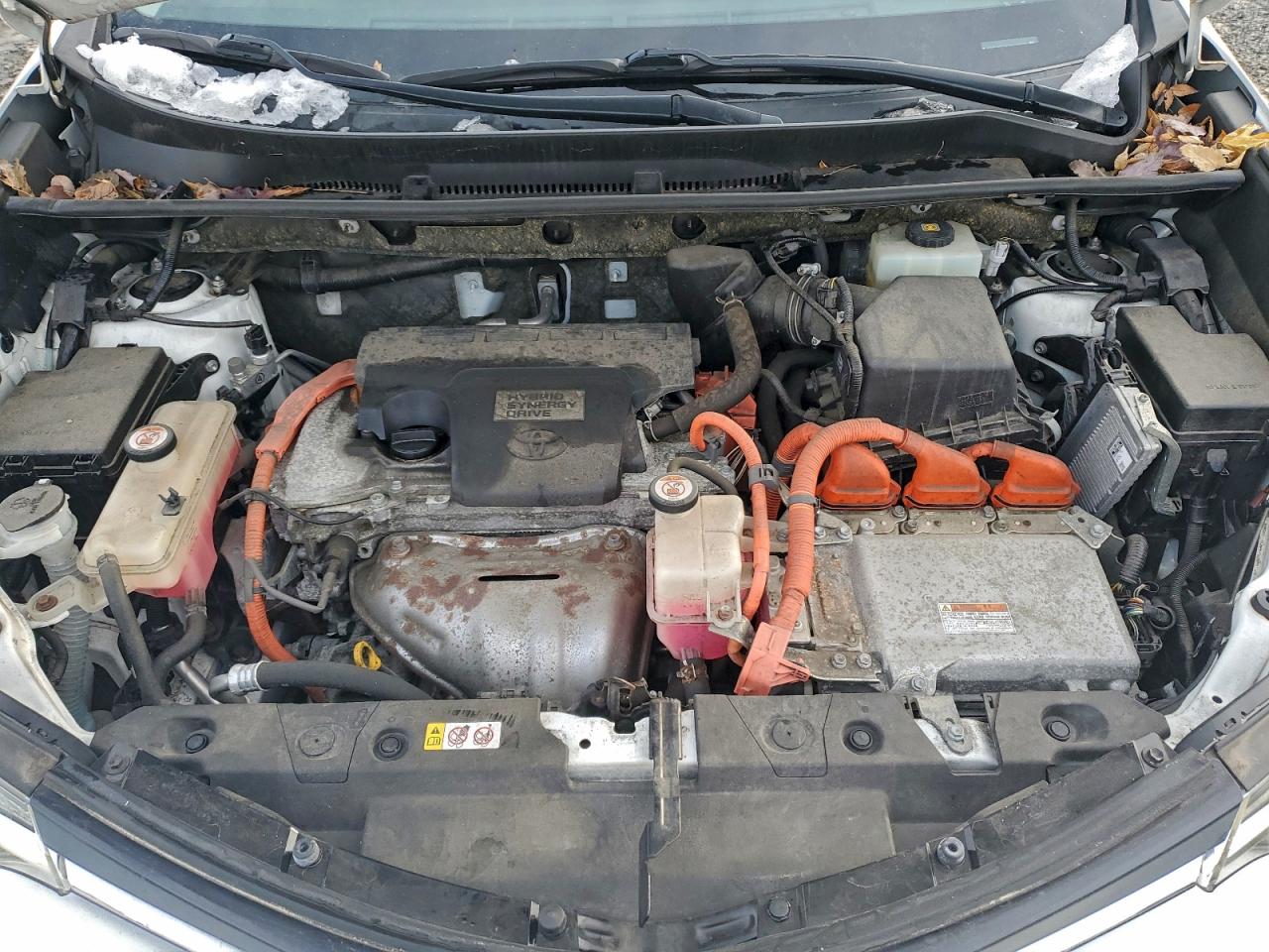 2018 TOYOTA RAV4 HV LE photo 34