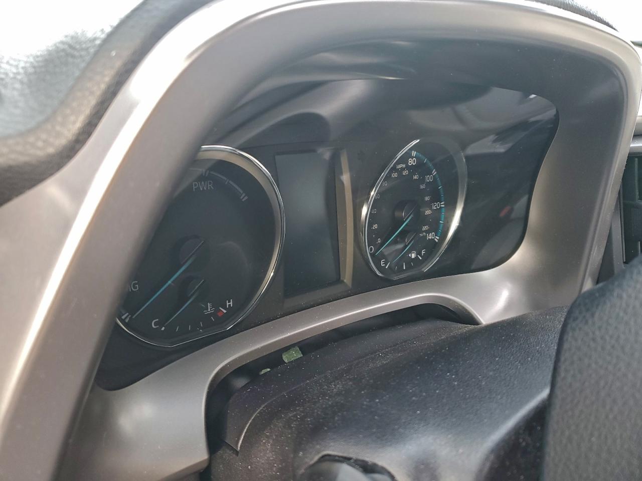 2018 TOYOTA RAV4 HV LE photo 25
